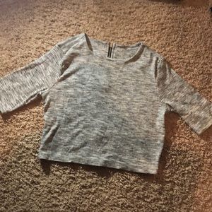 Mid sleeve gray top